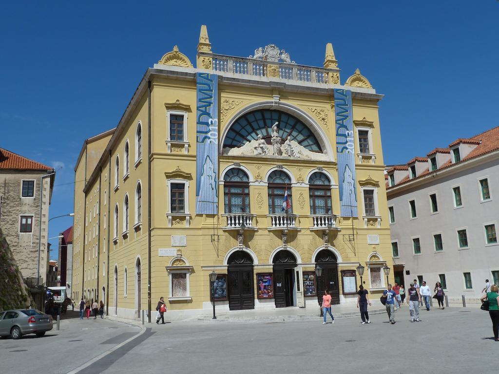 Split Theatre Apartments Экстерьер фото